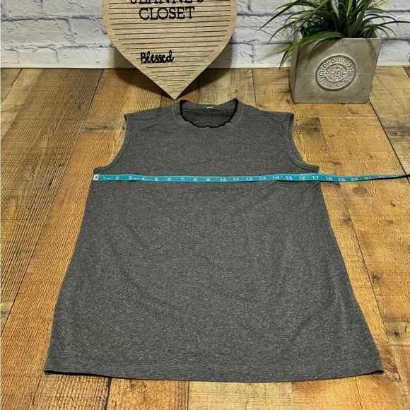 Lululemon gray sleeveless swiftly tech muscle tank shirt - Picture 5 of 11